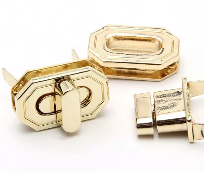 detalhe-fecho-metal-retang-circ-2-8-1-8cm